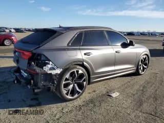 ✅ 2022 Audi RS Q8 • VIN: WU1ARBF14ND010975 • Lot: 45132665. Listed on Copart with 27,088 mi. Free auction sales archive from the USA and detailed vehicle history report at DreamBid. Image 3.