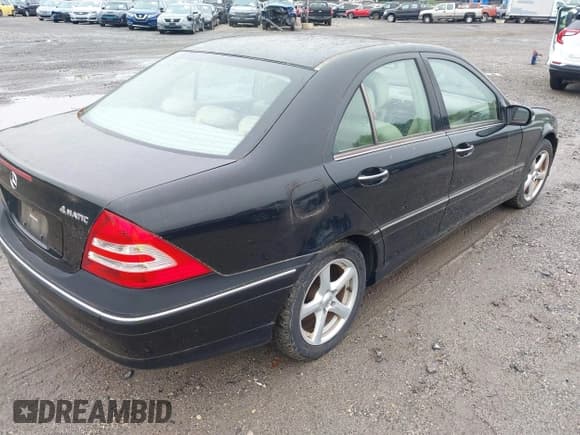 ✅ 2007 Mercedes-Benz C 280 Luxury • VIN: WDBRF92H07F920830 • Lot: 42471033. Wystawiony na IAAI z przebiegiem 152 640 mil. Bezpłatny archiwum sprzedaży aukcyjnych z USA i szczegółowy raport historii pojazdu na DreamBid. Zdjęcie 4.