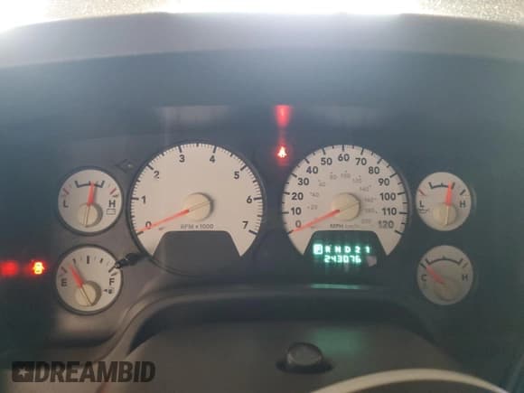 ✅ 2006 Dodge 1500 SLT • VIN: 1D7HA18266S594611 • Лот: 79085404. Опубликован ранее на Copart с пробегом 243 076 миль. Бесплатный доступ к архиву аукционных продаж из США и подробный отчёт об истории автомобиля на DreamBid. Изображение 9.