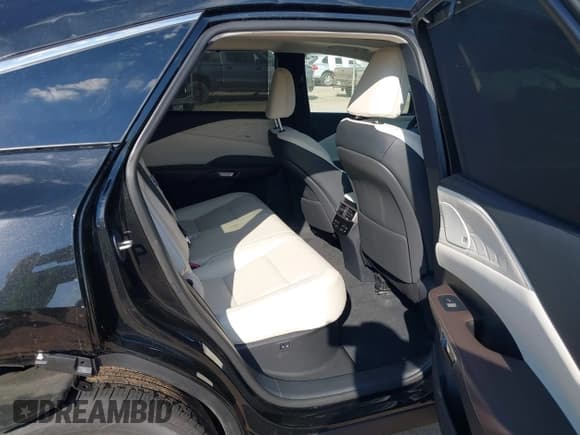 ✅ 2025 Lexus RX 350 Premium • VIN: 2T2BAMCA9SC117646 • Lot: 43486818. Wystawiony na IAAI z przebiegiem 916 mil. Bezpłatny archiwum sprzedaży aukcyjnych z USA i szczegółowy raport historii pojazdu na DreamBid. Zdjęcie 8.