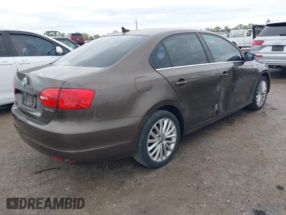 ✅ 2012 Volkswagen Jetta SEL • VIN: 3VWLP7AJXCM418461 • Lot: 41906292. Listed on IAAI with 76,844 mi. Free auction sales archive from the USA and detailed vehicle history report at DreamBid. Image 4.
