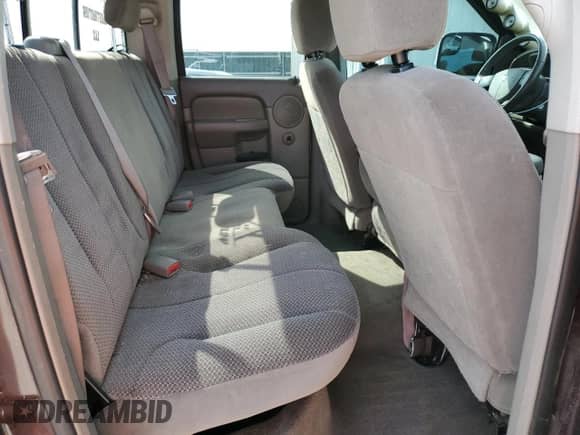 2005 Dodge 3500 SLT z VIN 3D7MS48C15G701608, wystawiony jako Copart lot #51265685 z przebiegiem 277 237 mil mil oraz Szkoda całkowita • Salvage title. Historia ofert i sprzedaży dostępna na DreamBid. Obrazek 10.