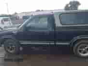 2002 Chevrolet S-10 z VIN 1GCCS14W528163937, wystawiony jako IAAI lot #43290434 z przebiegiem 166 811 mil mil oraz . Historia ofert i sprzedaży dostępna na DreamBid. Obrazek 14.
