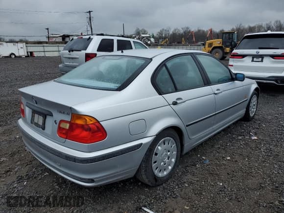 ✅ 1999 BMW 3 Series 323i • VIN: WBAAM3336XFP58980 • Lot: 52814895. Listed on Copart with 91,147 mi. Free auction sales archive from the USA and detailed vehicle history report at DreamBid. Image 3.