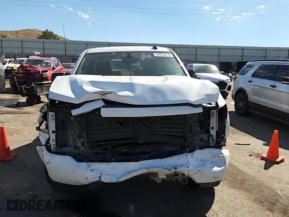 ✅ 2019 Chevrolet Silverado 1500 Custom • VIN: 2GCVKMEC9K1207228 • Лот: 84832215. Опубликован ранее на Copart с пробегом 125 874 миль. Бесплатный доступ к архиву аукционных продаж из США и подробный отчёт об истории автомобиля на DreamBid. Изображение 13.