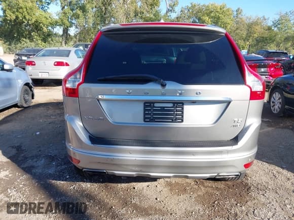 ✅ 2016 Volvo XC60 T5 Premier • VIN: YV4612RK5G2854730 • Lot: 43386587. Wystawiony na IAAI z przebiegiem 89 237 mil. Bezpłatny archiwum sprzedaży aukcyjnych z USA i szczegółowy raport historii pojazdu na DreamBid. Zdjęcie 16.