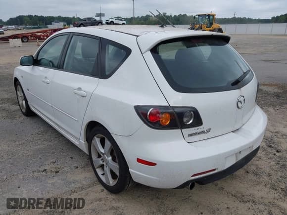 ✅ 2004 Mazda 3 s • VIN: JM1BK143741178906 • Lot: 42642143. Listed on IAAI with 189,196 mi. Free auction sales archive from the USA and detailed vehicle history report at DreamBid. Image 3.