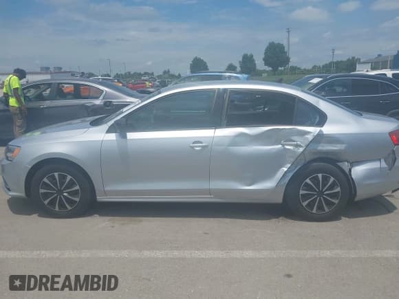 ✅ 2015 Volkswagen Jetta S • VIN: 3VW2K7AJ6FM315701 • Lot: 42684851. Listed on IAAI with 127,999 mi. Free auction sales archive from the USA and detailed vehicle history report at DreamBid. Image 14.