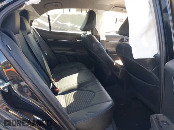 ✅ 2020 Toyota Camry SE • VIN: 4T1G11AK5LU329495 • Lot: 43659931. Wystawiony na IAAI z przebiegiem 89 370 mil. Bezpłatny archiwum sprzedaży aukcyjnych z USA i szczegółowy raport historii pojazdu na DreamBid. Zdjęcie 8.