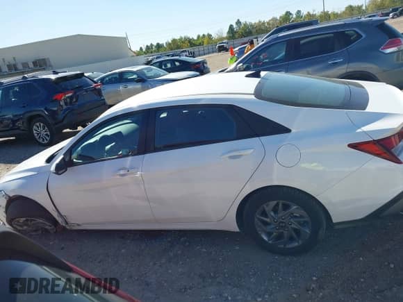 2024 Hyundai Elantra SEL с VIN KMHLM4DG6RU722316, выставлен на аукционе IAAI как лот 43581060 с пробегом 29 298 миль миль и . История ставок и продаж доступна на DreamBid. Изображение 14.