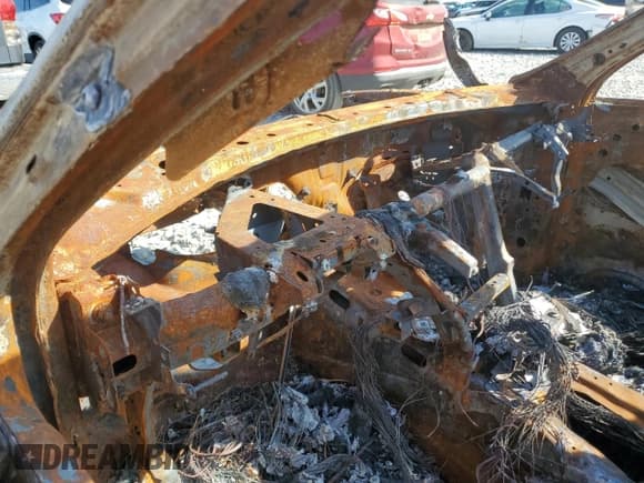 ✅ 2017 Porsche Cayenne • VIN: WP1AA2A23HKA81412 • Лот: 89724375. Опубликован ранее на Copart с пробегом Не указан. Бесплатный доступ к архиву аукционных продаж из США и подробный отчёт об истории автомобиля на DreamBid. Изображение 9.