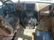 ✅ 1992 GMC Vandura • VIN: 1GDEG25KXN7507229 • Lot: 61733795. Wystawiony na Copart z przebiegiem 167 205 mil. Bezpłatny archiwum sprzedaży aukcyjnych z USA i szczegółowy raport historii pojazdu na DreamBid. Zdjęcie 8.