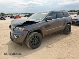 2020 Jeep Grand Cherokee Altitude z VIN 1C4RJEAG5LC106525, wystawiony jako Copart lot #69671015 z przebiegiem 98 056 mil mil oraz Szkoda całkowita • Salvage title. Historia ofert i sprzedaży dostępna na DreamBid. Obrazek 1.