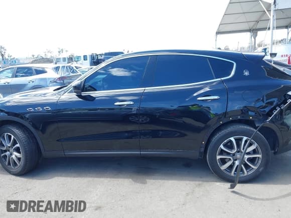 ✅ 2018 Maserati Levante • VIN: ZN661XUAXJX301224 • Лот: 41939558. Опубликован ранее на IAAI с пробегом 71 090 миль. Бесплатный доступ к архиву аукционных продаж из США и подробный отчёт об истории автомобиля на DreamBid. Изображение 14.