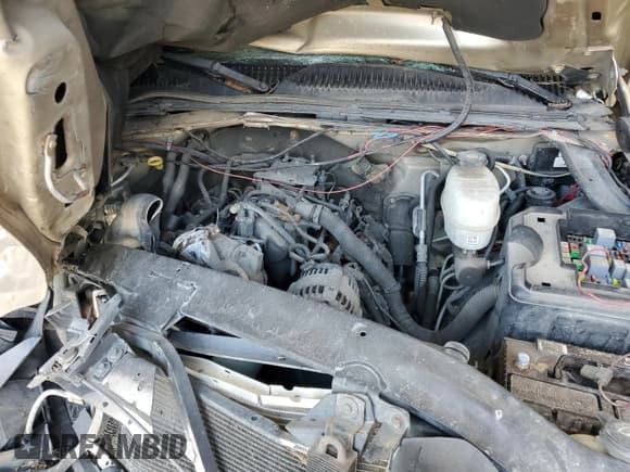 ✅ 2004 Chevrolet Silverado 2500HD Work Truck • VIN: 1GCHC23U64F247868 • Лот: 68167335. Опубликован ранее на Copart с пробегом 183 824 миль. Бесплатный доступ к архиву аукционных продаж из США и подробный отчёт об истории автомобиля на DreamBid. Изображение 11.