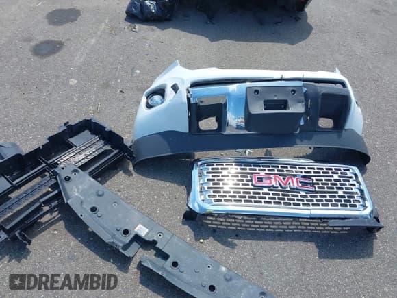 ✅ 2018 GMC Canyon 4WD Denali • VIN: 1GTG6EEN0J1127955 • Lot: 43016855. Listed on IAAI with 99,020 mi. Free auction sales archive from the USA and detailed vehicle history report at DreamBid. Image 12.