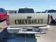 2006 Chevrolet Silverado 1500 Work Truck с VIN 3GCEC14X06G256122, выставлен на аукционе IAAI как лот 42509741 с пробегом 245 150 миль миль и . История ставок и продаж доступна на DreamBid. Изображение 16.