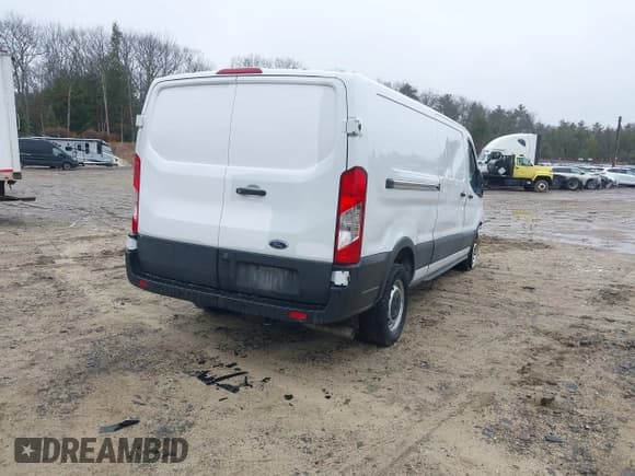 ✅ 2023 Ford Transit Cargo • VIN: 1FTBR1Y80PKA22691 • Lot: 41789744. Wystawiony na IAAI z przebiegiem 35 748 mil. Bezpłatny archiwum sprzedaży aukcyjnych z USA i szczegółowy raport historii pojazdu na DreamBid. Zdjęcie 4.