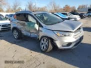 ✅ 2019 Ford Escape Titanium • VIN: 1FMCU9J95KUB72325 • Lot: 92628905. Wystawiony na Copart z przebiegiem Nie podano. Bezpłatny archiwum sprzedaży aukcyjnych z USA i szczegółowy raport historii pojazdu na DreamBid. Zdjęcie 4.