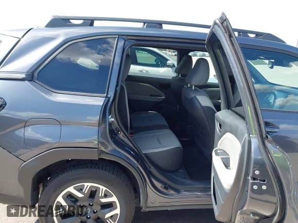 ✅ 2025 Subaru Forester Premium • VIN: JF2SLDDC4SH508179 • Lot: 43334214. Listed on IAAI with 9,769 mi. Free auction sales archive from the USA and detailed vehicle history report at DreamBid. Image 8.