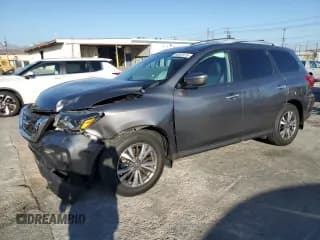 ✅ 2020 Nissan Pathfinder S • VIN: 5N1DR2AN6LC586506 • Lot: 85587415. Wystawiony na Copart z przebiegiem 75 296 mil. Bezpłatny archiwum sprzedaży aukcyjnych z USA i szczegółowy raport historii pojazdu na DreamBid. Zdjęcie 1.