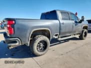 ✅ 2020 Chevrolet Silverado 2500HD High Country • VIN: 1GC4YRE75LF139904 • Лот: 91202735. Опубликован ранее на Copart с пробегом 161 033 миль. Бесплатный доступ к архиву аукционных продаж из США и подробный отчёт об истории автомобиля на DreamBid. Изображение 3.