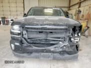 ✅ 2018 Chevrolet Silverado 1500 LTZ • VIN: 3GCUKSEJ5JG635964 • Lot: 86049035. Wystawiony na Copart z przebiegiem 179 676 mil. Bezpłatny archiwum sprzedaży aukcyjnych z USA i szczegółowy raport historii pojazdu na DreamBid. Zdjęcie 5.