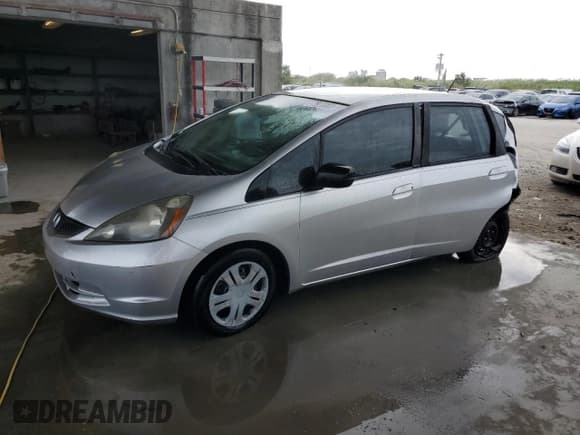 ✅ 2011 Honda Fit • VIN: JHMGE8H36BS007229 • Лот: 77977083. Опубликован ранее на Copart с пробегом 206 774 миль. Бесплатный доступ к архиву аукционных продаж из США и подробный отчёт об истории автомобиля на DreamBid. Изображение 1.