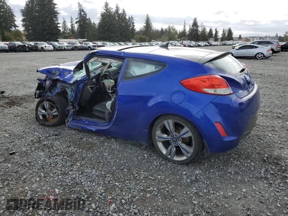 ✅ 2012 Hyundai Veloster w/Black Int • VIN: KMHTC6AD6CU061368 • Lot: 75317734. Wystawiony na Copart z przebiegiem Nie podano. Bezpłatny archiwum sprzedaży aukcyjnych z USA i szczegółowy raport historii pojazdu na DreamBid. Zdjęcie 2.