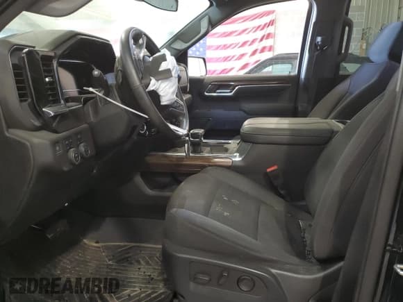 ✅ 2023 Chevrolet Silverado 1500 LT Trail Boss • VIN: 3GCUDFE82PG128916 • Lot: 48507705. Wystawiony na Copart z przebiegiem 46 206 mil. Bezpłatny archiwum sprzedaży aukcyjnych z USA i szczegółowy raport historii pojazdu na DreamBid. Zdjęcie 7.