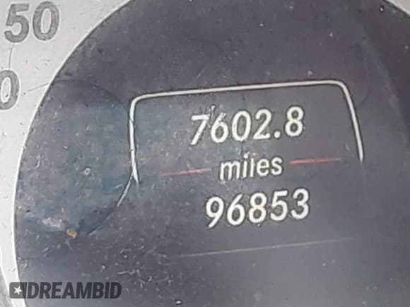 ✅ 2014 Mercedes-Benz C 250 • VIN: WDDGJ4HB1EG163012 • Lot: 42694401. Wystawiony na IAAI z przebiegiem 96 853 mil. Bezpłatny archiwum sprzedaży aukcyjnych z USA i szczegółowy raport historii pojazdu na DreamBid. Zdjęcie 15.