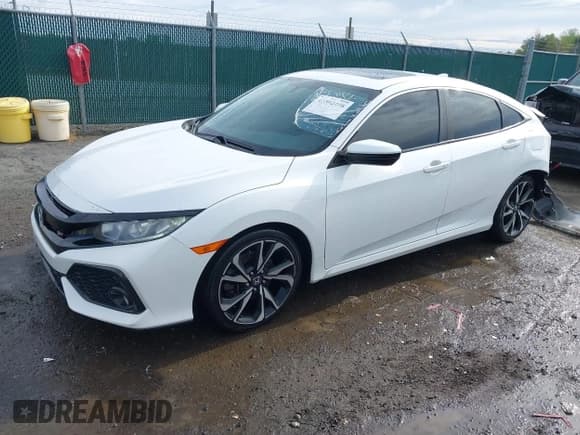 ✅ 2018 Honda Civic Si • VIN: 2HGFC1E57JH705212 • Lot: 43392498. Wystawiony na IAAI z przebiegiem 140 358 mil. Bezpłatny archiwum sprzedaży aukcyjnych z USA i szczegółowy raport historii pojazdu na DreamBid. Zdjęcie 2.