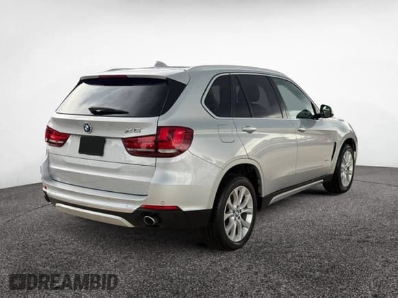 ✅ 2014 BMW X5 xDrive35i • VIN: 5UXKR0C52E0K50240 • Lot: 93043175. Wystawiony na Copart z przebiegiem 121 842 mil. Bezpłatny archiwum sprzedaży aukcyjnych z USA i szczegółowy raport historii pojazdu na DreamBid. Zdjęcie 4.