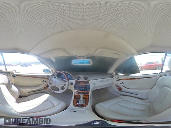 ✅ 2005 Mercedes-Benz CLK 500 • VIN: WDBTK75G35T052085 • Lot: 69064925. Wystawiony na Copart z przebiegiem 151 935 mil. Bezpłatny archiwum sprzedaży aukcyjnych z USA i szczegółowy raport historii pojazdu na DreamBid. Zdjęcie 14.