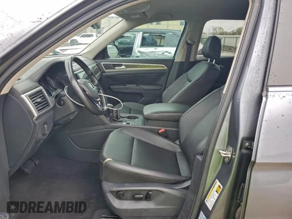 ✅ 2019 Volkswagen Atlas SE • VIN: 1V2WR2CA0KC555997 • Лот: 94123645. Опубликован ранее на Copart с пробегом 156 424 миль. Бесплатный доступ к архиву аукционных продаж из США и подробный отчёт об истории автомобиля на DreamBid. Изображение 7.