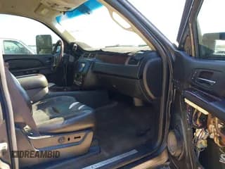 ✅ 2010 GMC Yukon XL Denali • VIN: 1GKUKMEF7AR168493 • Lot: 43613249. Wystawiony na IAAI z przebiegiem 219 921 mil. Bezpłatny archiwum sprzedaży aukcyjnych z USA i szczegółowy raport historii pojazdu na DreamBid. Zdjęcie 5.