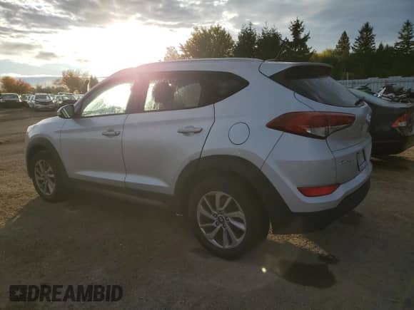 2016 Hyundai Tucson SE z VIN KM8J3CA44GU189507, wystawiony jako Copart lot #82620485 z przebiegiem 191 504 mil mil oraz Czysty tytuł • Clean title. Historia ofert i sprzedaży dostępna na DreamBid. Obrazek 2.