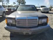 ✅ 1988 Mercedes-Benz 560 • VIN: WDBCA39D8JA407186 • Lot: 80227564. Wystawiony na Copart z przebiegiem 139 243 mil. Bezpłatny archiwum sprzedaży aukcyjnych z USA i szczegółowy raport historii pojazdu na DreamBid. Zdjęcie 5.