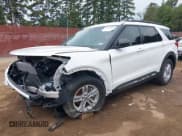 ✅ 2022 Ford Explorer XLT • VIN: 1FMSK7DH0NGA34445 • Lot: 40194896. Wystawiony na IAAI z przebiegiem 21 625 mil. Bezpłatny archiwum sprzedaży aukcyjnych z USA i szczegółowy raport historii pojazdu na DreamBid. Zdjęcie 2.