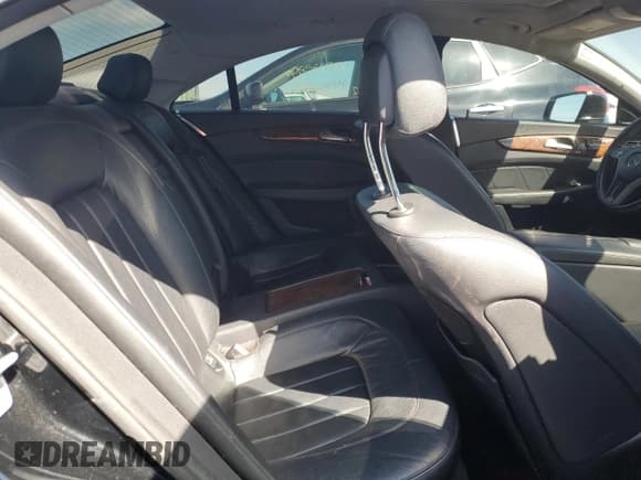 ✅ 2012 Mercedes-Benz CLS 550 • VIN: WDDLJ7DB4CA053402 • Lot: 49273675. Wystawiony na Copart z przebiegiem 99 005 mil. Bezpłatny archiwum sprzedaży aukcyjnych z USA i szczegółowy raport historii pojazdu na DreamBid. Zdjęcie 10.