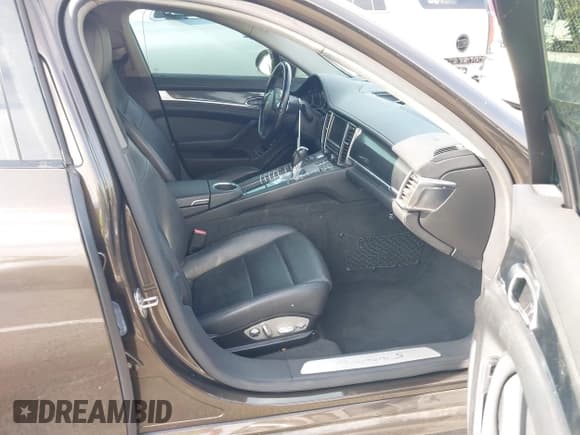 ✅ 2014 Porsche Panamera S • VIN: WP0AB2A75EL056107 • Lot: 42619685. Wystawiony na IAAI z przebiegiem 143 574 mil. Bezpłatny archiwum sprzedaży aukcyjnych z USA i szczegółowy raport historii pojazdu na DreamBid. Zdjęcie 5.