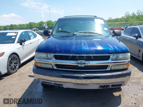 ✅ 2002 Chevrolet Suburban LS • VIN: 3GNEC16ZX2G251994 • Lot: 42265084. Listed on IAAI with 316,396 mi. Free auction sales archive from the USA and detailed vehicle history report at DreamBid. Image 13.