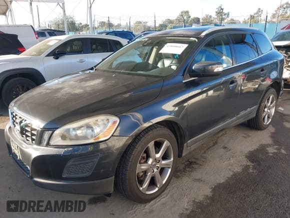 ✅ 2013 Volvo XC60 3.2L • VIN: YV4940DL3D2429835 • Lot: 43800667. Listed on IAAI with 79,890 mi. Free auction sales archive from the USA and detailed vehicle history report at DreamBid. Image 2.