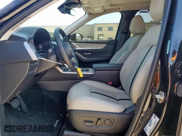 ✅ 2025 Mazda CX-90 Premium Sport • VIN: JM3KKCHD3S1233998 • Lot: 85844635. Wystawiony na Copart z przebiegiem 4 640 mil. Bezpłatny archiwum sprzedaży aukcyjnych z USA i szczegółowy raport historii pojazdu na DreamBid. Zdjęcie 7.
