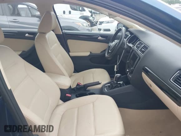 ✅ 2016 Volkswagen Jetta SEL • VIN: 3VWL07AJ3GM387578 • Lot: 42477412. Listed on IAAI with 80,552 mi. Free auction sales archive from the USA and detailed vehicle history report at DreamBid. Image 5.