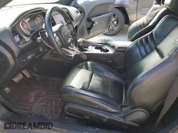 ✅ 2017 Dodge Challenger SRT Hellcat • VIN: 2C3CDZC93HH553964 • Lot: 47931754. Wystawiony na Copart z przebiegiem 34 745 mil. Bezpłatny archiwum sprzedaży aukcyjnych z USA i szczegółowy raport historii pojazdu na DreamBid. Zdjęcie 7.