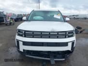 ✅ 2025 Hyundai Santa Fe SE • VIN: 5NMP14GL5SH070275 • Lot: 43286384. Wystawiony na IAAI z przebiegiem 10 123 mil. Bezpłatny archiwum sprzedaży aukcyjnych z USA i szczegółowy raport historii pojazdu na DreamBid. Zdjęcie 13.