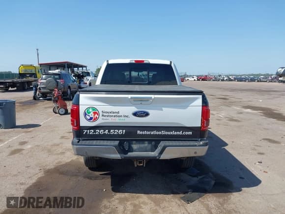 ✅ 2015 Ford F-150 XLT • VIN: 1FTEW1EG7FFA25063 • Lot: 42554605. Wystawiony na IAAI z przebiegiem 163 944 mil. Bezpłatny archiwum sprzedaży aukcyjnych z USA i szczegółowy raport historii pojazdu na DreamBid. Zdjęcie 16.