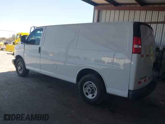 ✅ 2022 GMC Savana Cargo • VIN: 1GTW7AFPXN1139859 • Лот: 42434135. Опубликован ранее на IAAI с пробегом Не указан. Бесплатный доступ к архиву аукционных продаж из США и подробный отчёт об истории автомобиля на DreamBid. Изображение 3.