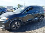✅ 2018 Nissan Rogue S • VIN: JN8AT2MT8JW466029 • Lot: 43304921. Wystawiony na IAAI z przebiegiem 88 043 mil. Bezpłatny archiwum sprzedaży aukcyjnych z USA i szczegółowy raport historii pojazdu na DreamBid. Zdjęcie 6.